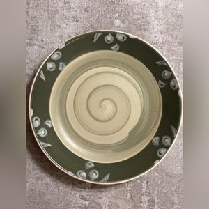 Villa Romana Hand Painted Italy Green 9 1/2"  Pasta Bowl Green Swirl Floral EUC